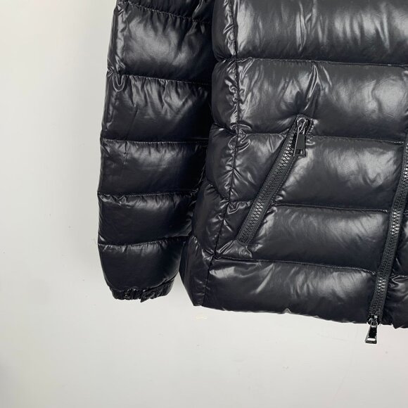CW0321 Moncler Black Down Puffer Jacket With Hood & Zipper Pockets For Cold Weat - Picture 4 of 8